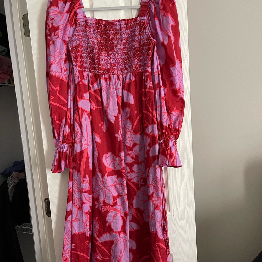 Very good quality dress not damage  very new